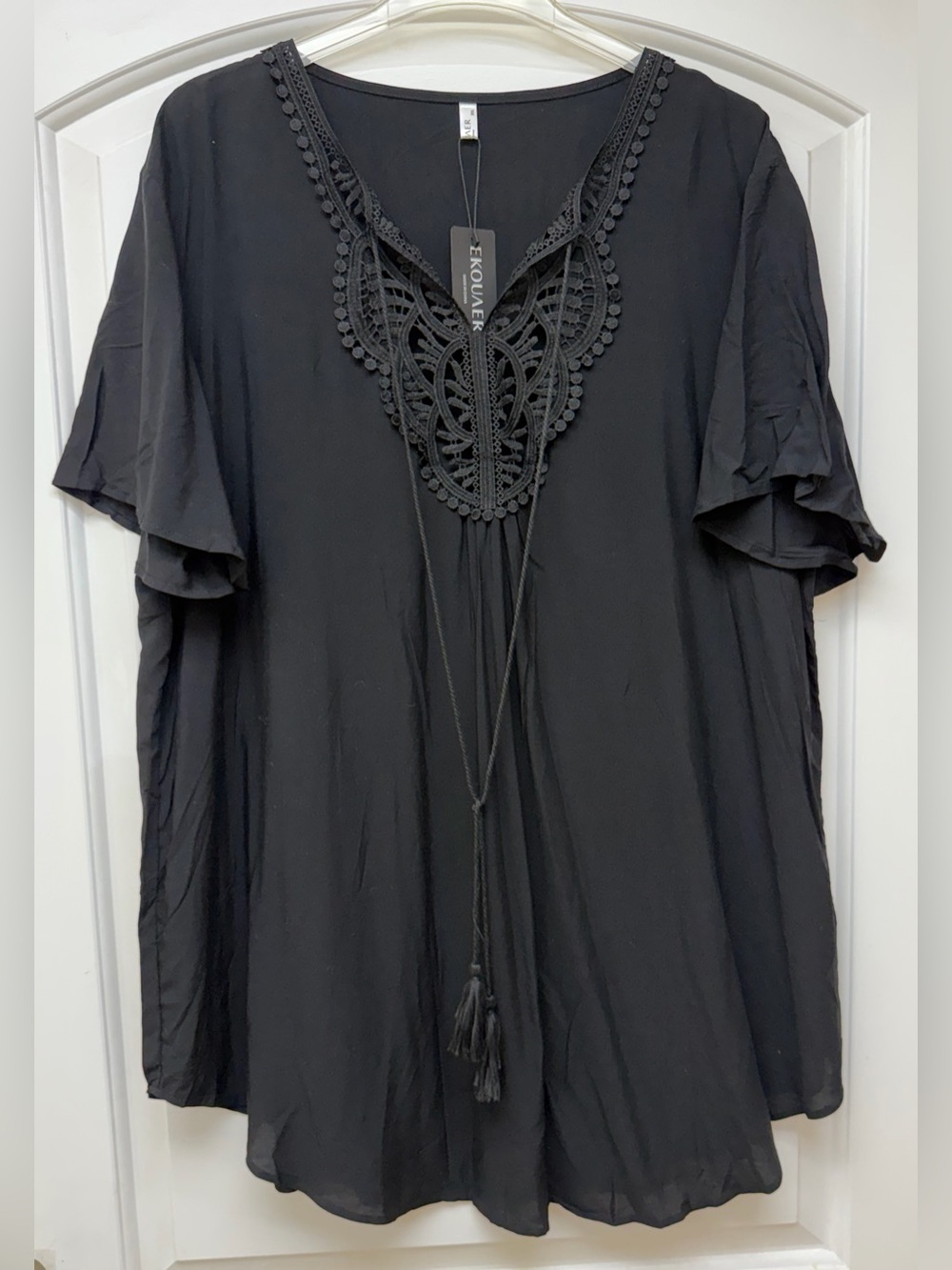 986: Ekouaer Black Crochet-Trim V-Neck Blouse - XXL